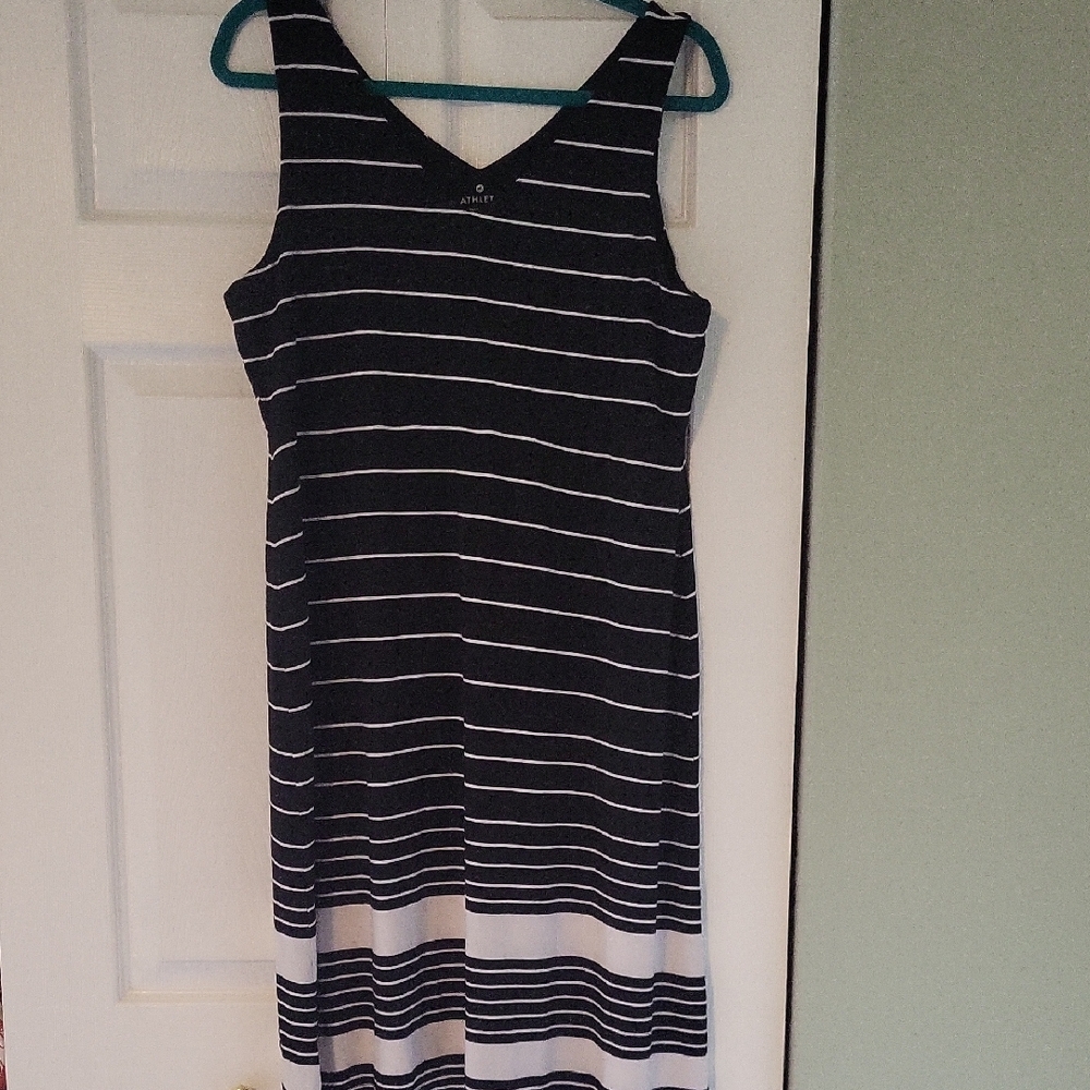 NWOT Athleta Black and White Sleeveless Dress